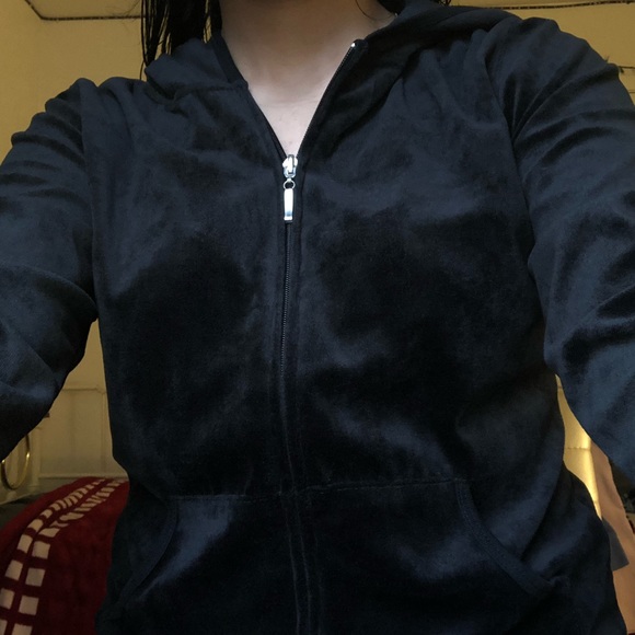 Black velvet sweater - Picture 1 of 2